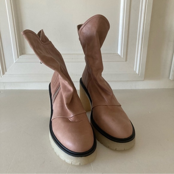 NWOB Free People Jack Zip Taupe Leather Heeled Boots - Picture 4 of 8